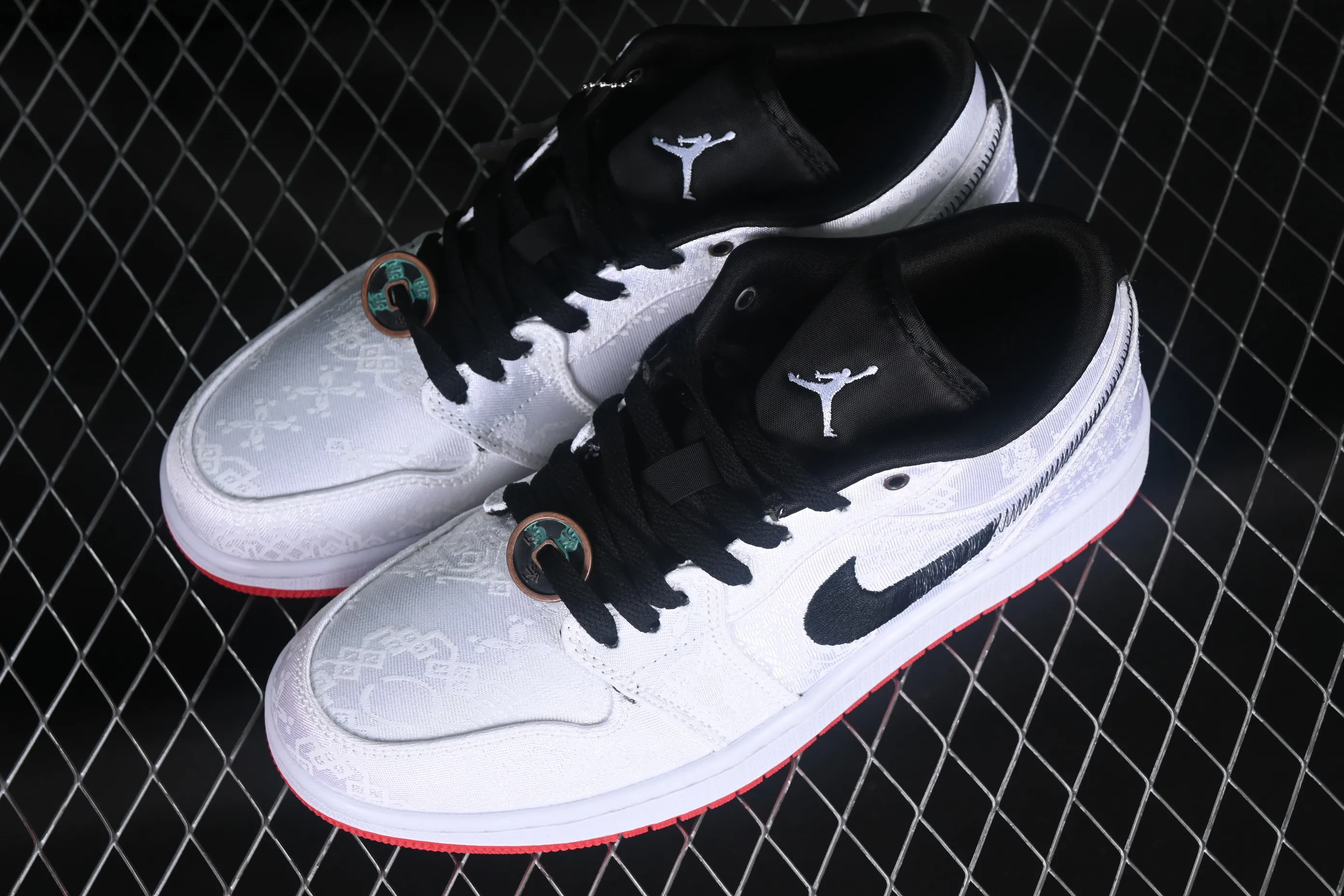 All categories Air Jordan Jordan series basketball shoes Air Jordan 1 Low Z version CLOT x Air Jordan 1 Low "Fearles" AJ1 Joe 1 white silk low-top cultural casual sneakers CU2804-100